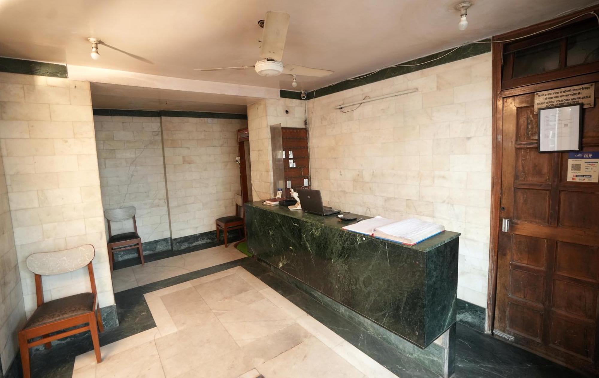 New Royal Hotel Delhi  Exterior photo